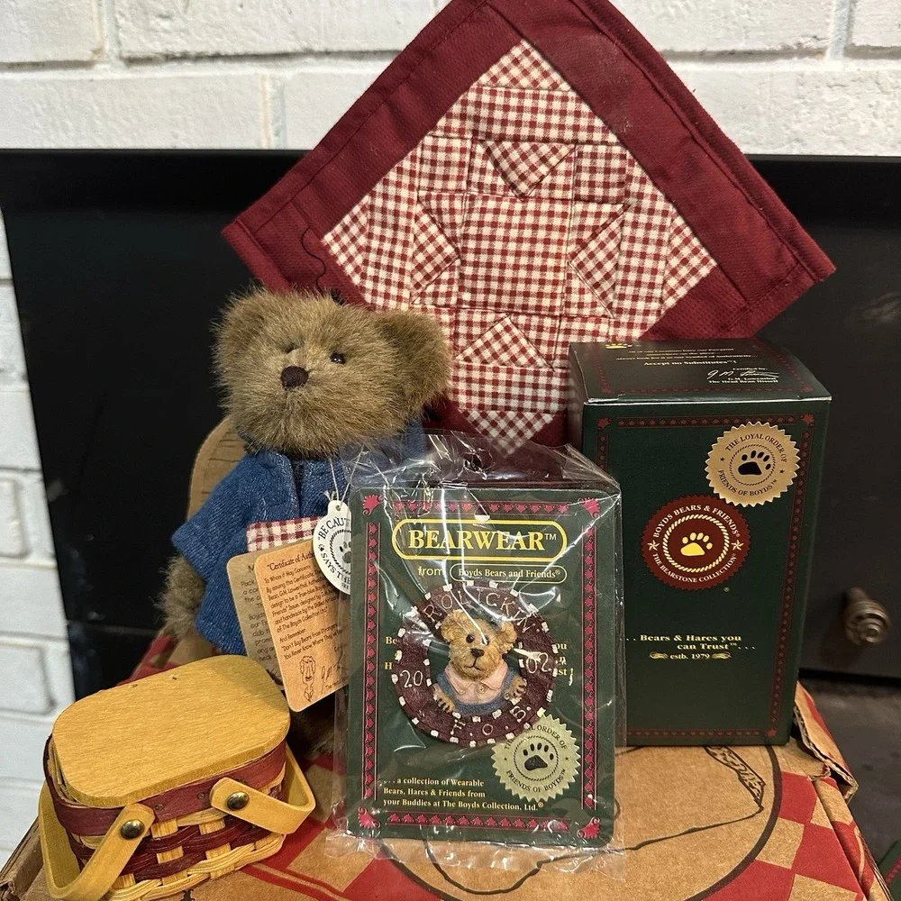 Boyds Bears 2002 F.O.B. Friends Of Boyds Collector's Club Kit‎ Picnic Basket